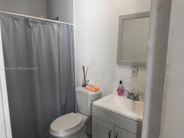 412 W 15th St, Hialeah, FL 33010