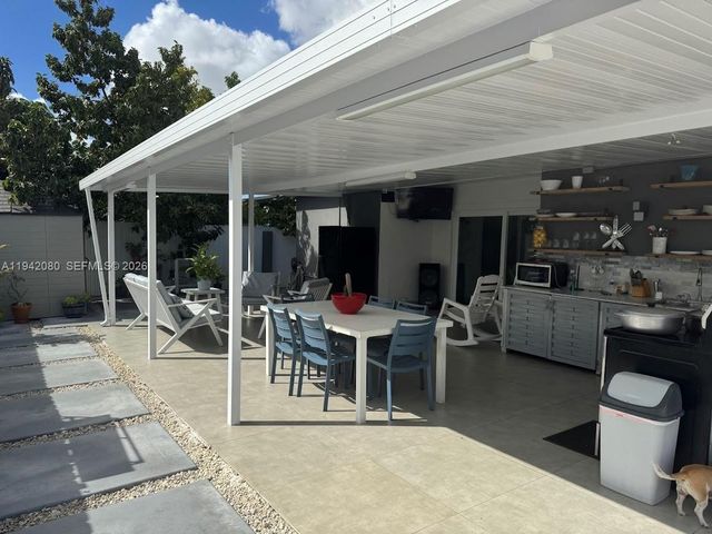 412 W 15th St, Hialeah, FL 33010