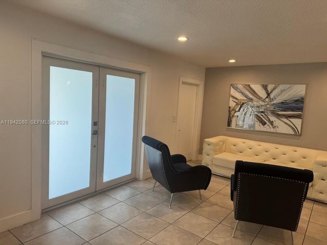 412 W 15th St, Hialeah, FL 33010