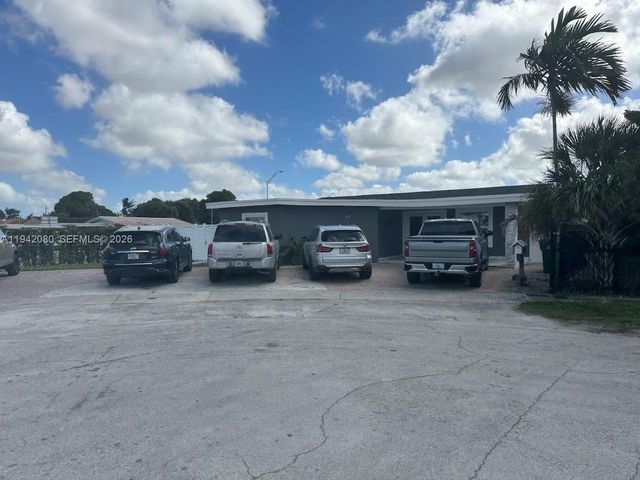 412 W 15th St, Hialeah, FL 33010