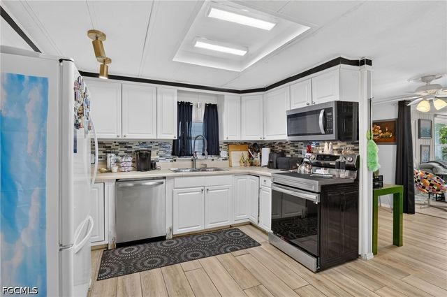 14633 Paul Revere LOOP, North Fort Myers, FL 33917