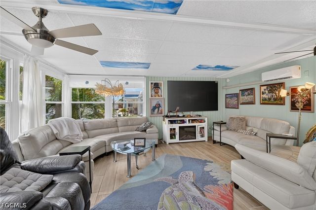14633 Paul Revere LOOP, North Fort Myers, FL 33917