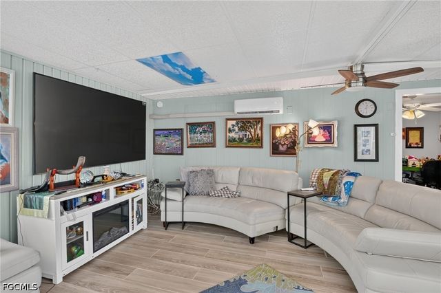 14633 Paul Revere LOOP, North Fort Myers, FL 33917