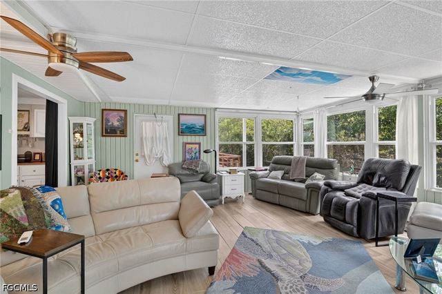 14633 Paul Revere LOOP, North Fort Myers, FL 33917