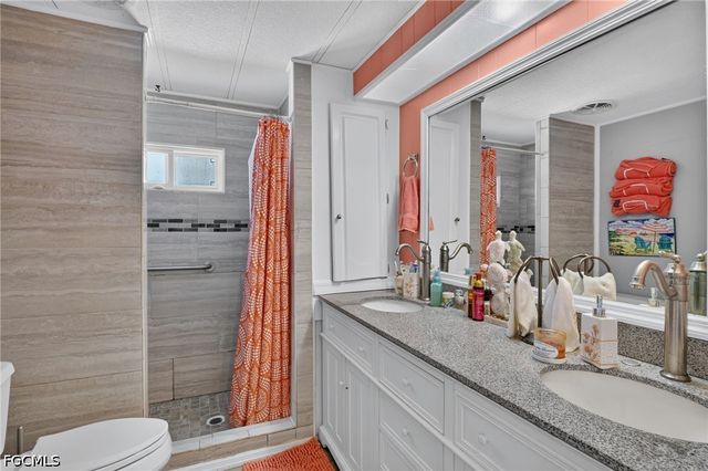 14633 Paul Revere LOOP, North Fort Myers, FL 33917