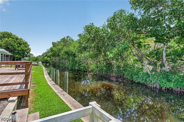 14633 Paul Revere LOOP, North Fort Myers, FL 33917