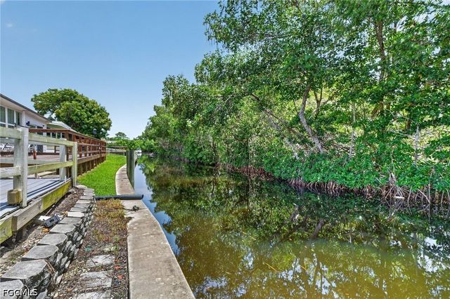 14633 Paul Revere LOOP, North Fort Myers, FL 33917