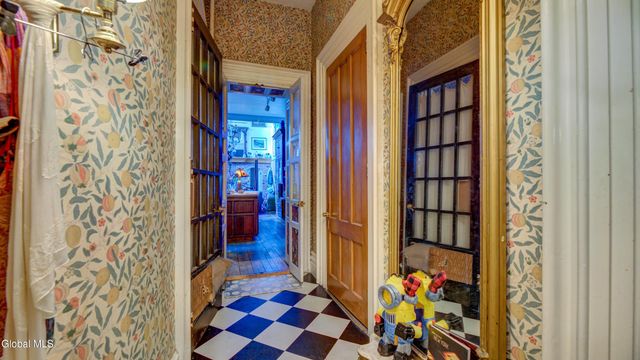 5 S William Street, Johnstown, NY 12095