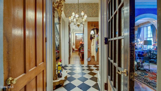 5 S William Street, Johnstown, NY 12095