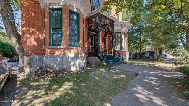 5 S William Street, Johnstown, NY 12095