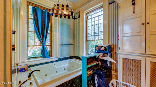 5 S William Street, Johnstown, NY 12095