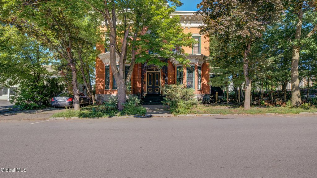 5 S William Street, Johnstown, NY 12095