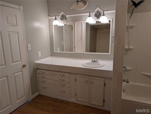 4028 Lake Drive, Pontoon Beach, IL 62040