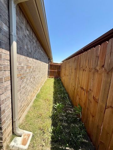 521 W Bronze Circle, Springtown, TX 76082