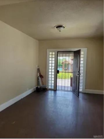 6709 Stratford Avenue, St Louis, MO 63121