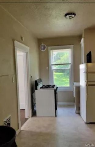 6709 Stratford Avenue, St Louis, MO 63121