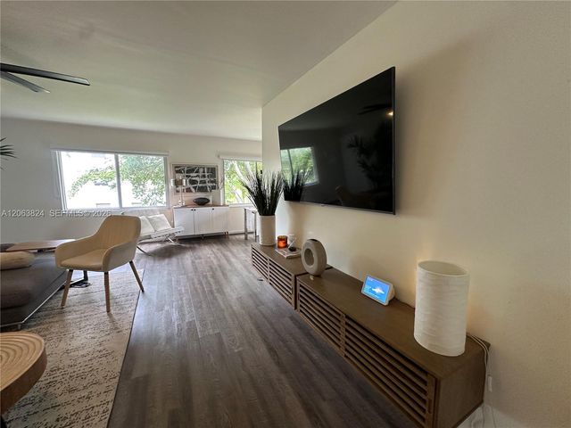 13550 SW 6th Court 301A, Pembroke Pines, FL 33027
