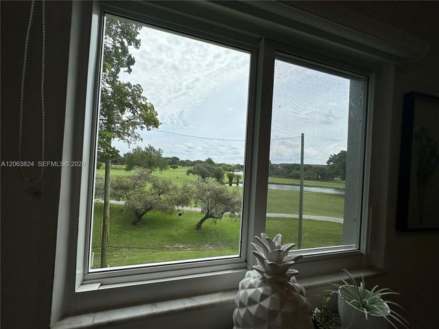 13550 SW 6th Court 301A, Pembroke Pines, FL 33027