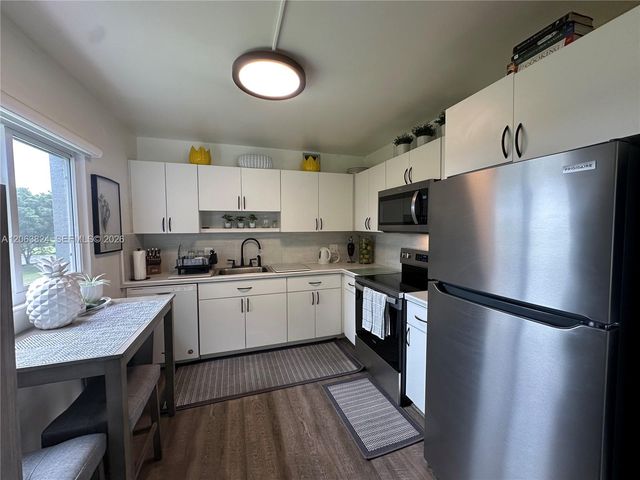 13550 SW 6th Court 301A, Pembroke Pines, FL 33027