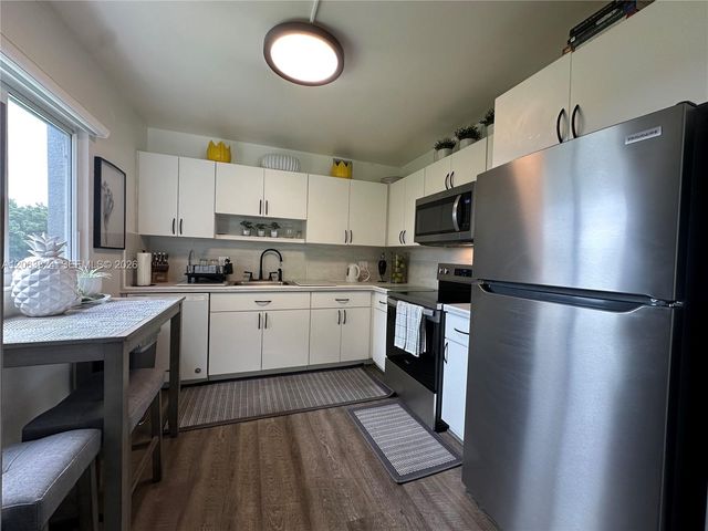 13550 SW 6th Court 301A, Pembroke Pines, FL 33027