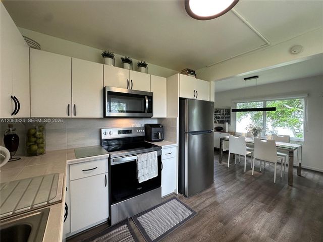 13550 SW 6th Court 301A, Pembroke Pines, FL 33027
