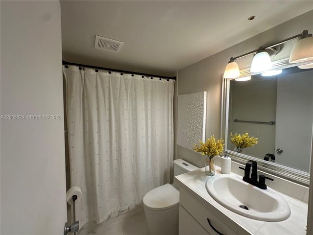 13550 SW 6th Court 301A, Pembroke Pines, FL 33027