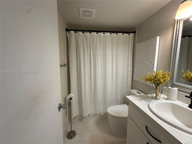 13550 SW 6th Court 301A, Pembroke Pines, FL 33027