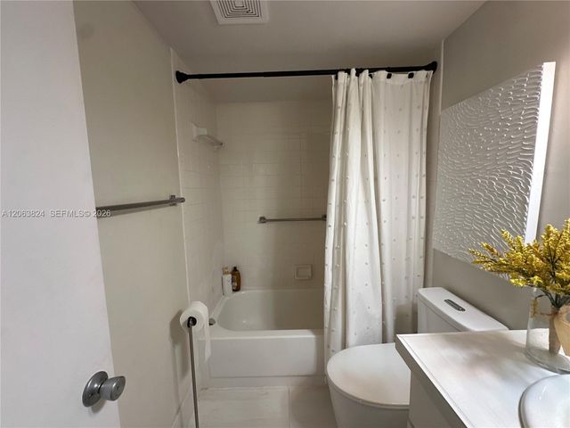 13550 SW 6th Court 301A, Pembroke Pines, FL 33027