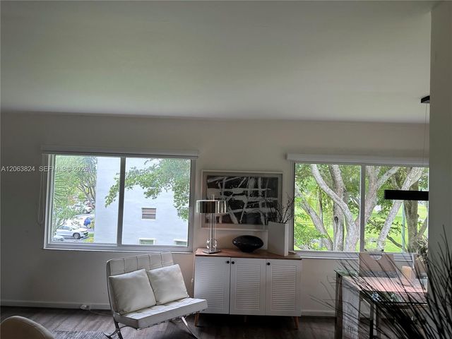 13550 SW 6th Court 301A, Pembroke Pines, FL 33027