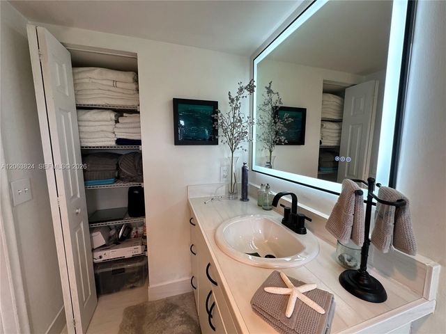 13550 SW 6th Court 301A, Pembroke Pines, FL 33027