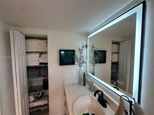 13550 SW 6th Court 301A, Pembroke Pines, FL 33027