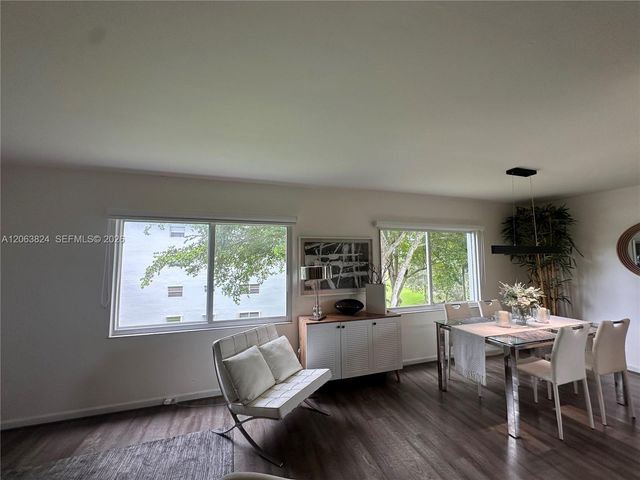 13550 SW 6th Court 301A, Pembroke Pines, FL 33027