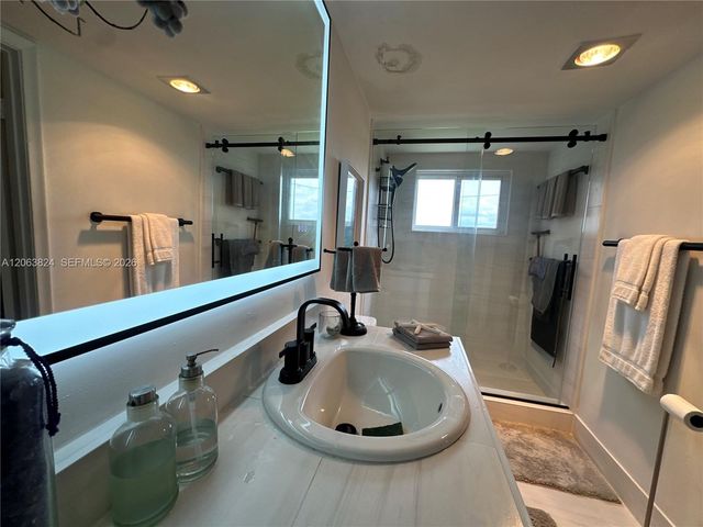 13550 SW 6th Court 301A, Pembroke Pines, FL 33027