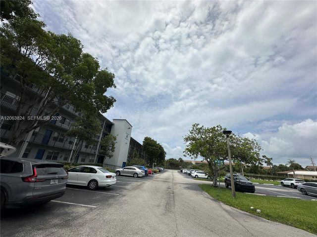 13550 SW 6th Court 301A, Pembroke Pines, FL 33027