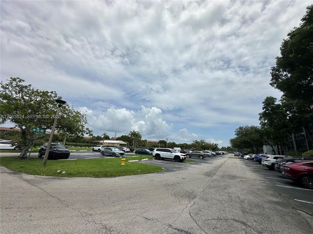 13550 SW 6th Court 301A, Pembroke Pines, FL 33027