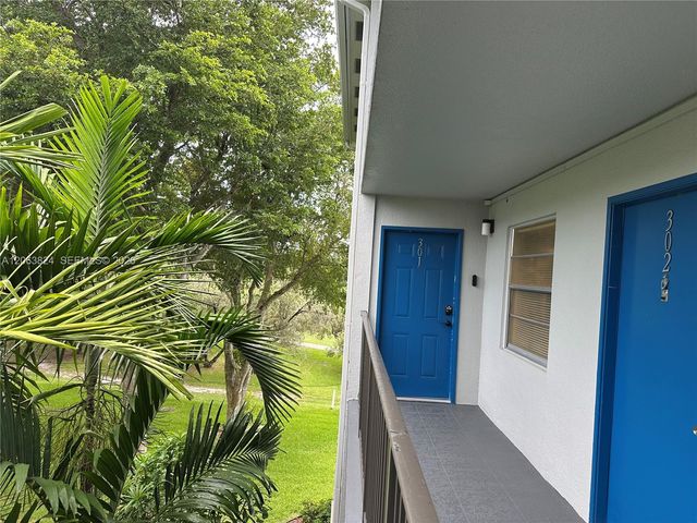 13550 SW 6th Court 301A, Pembroke Pines, FL 33027