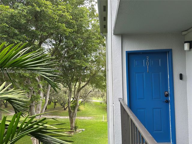 13550 SW 6th Court 301A, Pembroke Pines, FL 33027