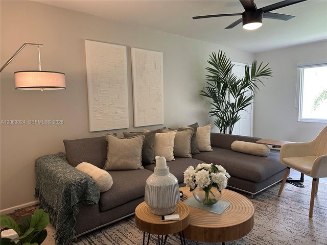 13550 SW 6th Court 301A, Pembroke Pines, FL 33027