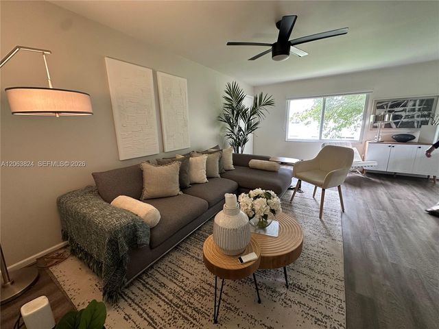 13550 SW 6th Court 301A, Pembroke Pines, FL 33027