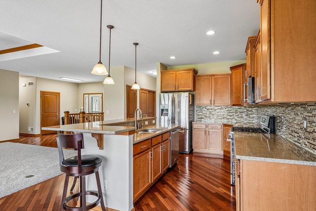 6504 Heritage AVENUE, Mount Pleasant, WI 53406