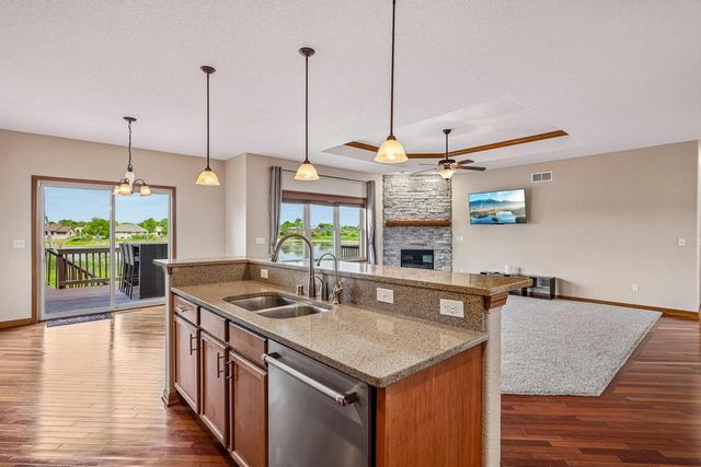 6504 Heritage AVENUE, Mount Pleasant, WI 53406