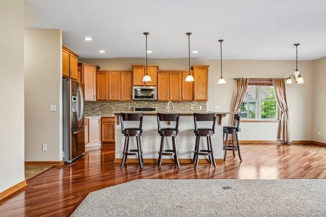 6504 Heritage AVENUE, Mount Pleasant, WI 53406