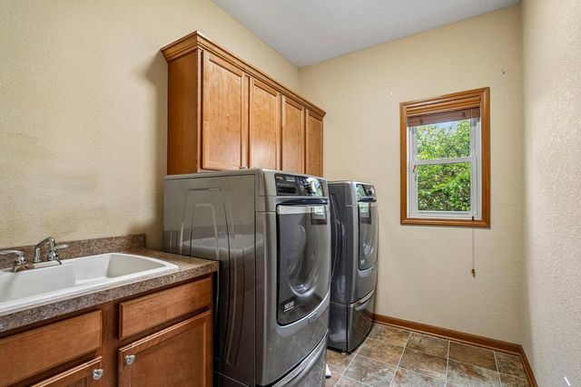 6504 Heritage AVENUE, Mount Pleasant, WI 53406