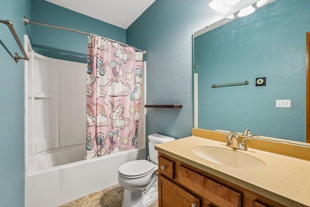 6504 Heritage AVENUE, Mount Pleasant, WI 53406
