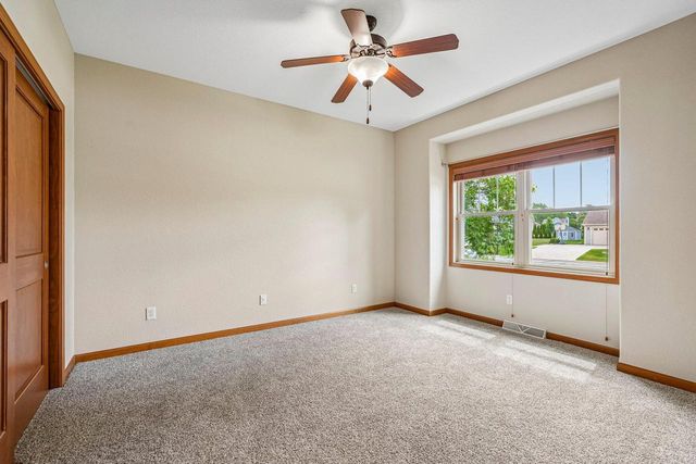 6504 Heritage AVENUE, Mount Pleasant, WI 53406