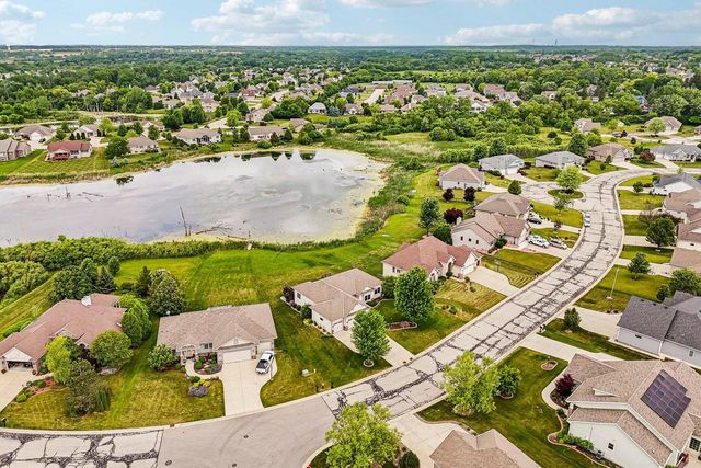 6504 Heritage AVENUE, Mount Pleasant, WI 53406