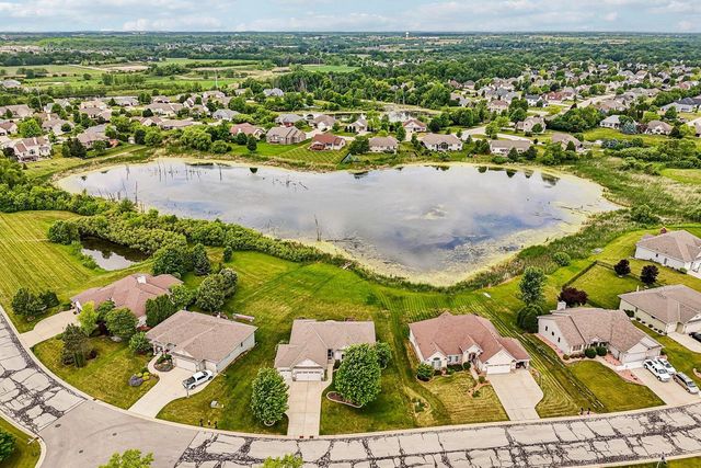 6504 Heritage AVENUE, Mount Pleasant, WI 53406