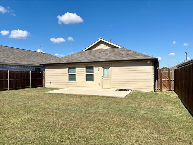 1103 Wildflower Street, Ennis, TX 75119