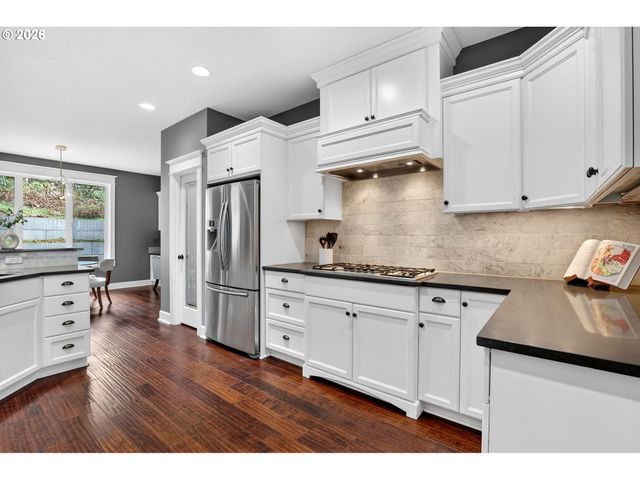 13286 Sw MAPLECREST Ct, Portland, OR 97223