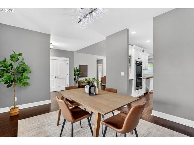 13286 Sw MAPLECREST Ct, Portland, OR 97223